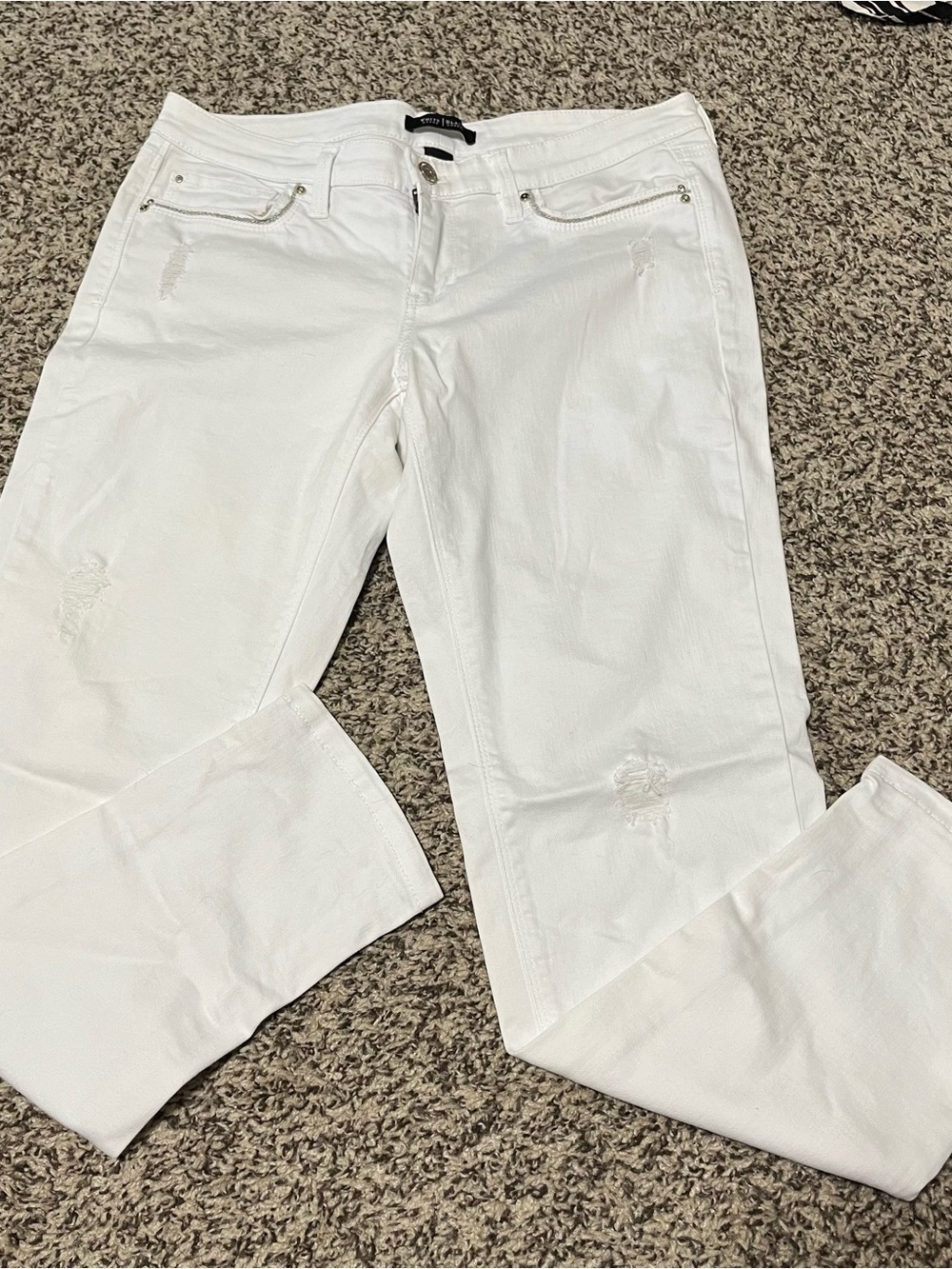 White House Black Market White Straight-Leg Jeans with Subtle Distressing Size 6